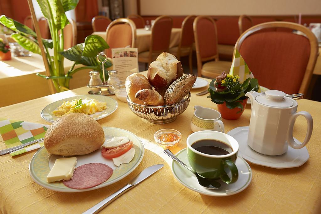 Trochtelfingen Hotel Roessle מראה חיצוני תמונה